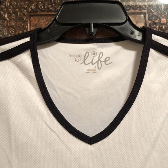 Made For Life athletic top. Small.  Very good condition. Worn just a few times. - Picture 3 of 12